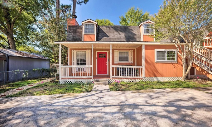 Willis House | Sunny Willis Escape w/Deck & Lake Access!