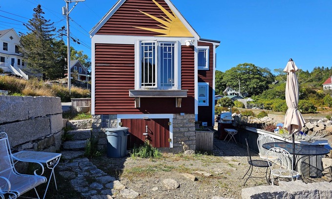 Stonington Cabin | Sunrise Shanty- Small Seaside Cottage