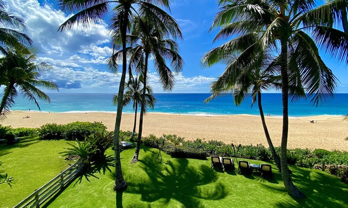 Pupukea House | SUNSET BEACH FRONT LUXURY RENTAL WITH A/C. n72 JET JACUZI SPA COMING NOV/2025