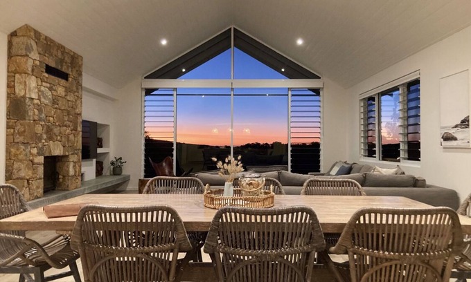 Yallingup House | SUNSET DECK - Yallingup Brand NEW Home!