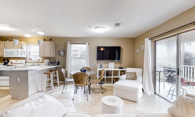 Navarre Beach Apartment | Sunset Harbour Villas 1-111