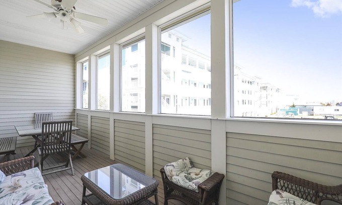 Sunset Island House | Sunset Island 8 Island Edge Dr. - Townhome in Quiet Bayside Resort!