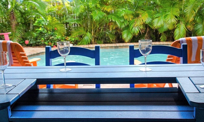 Holmes Beach House | Sunset Landing AMI Beach House. 6BR/4.5BA. Private pool. 2 blks to beach.