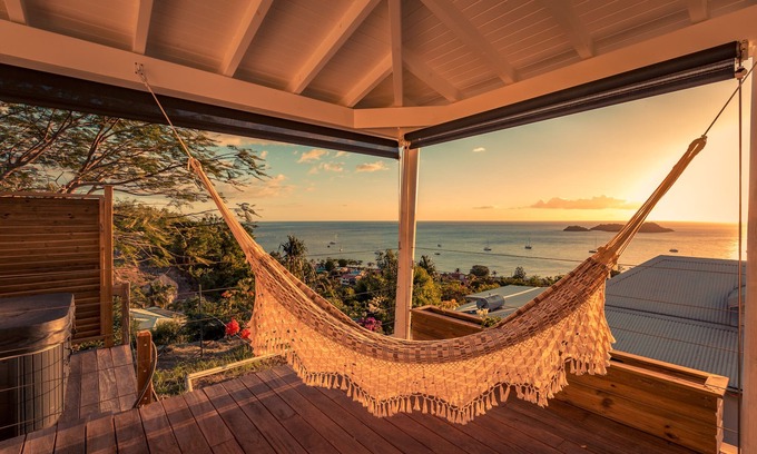 Malendure Cabin | Sunset Lodge - A romantic getaway by the sea