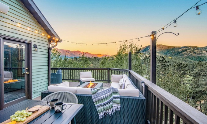 Bailey House | Sunset Mountain Views 5 min to Town on 3 Acres, Firepit, Grill, Fenced Yard