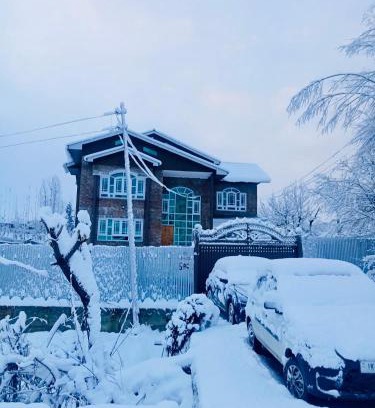 Srinagar House | Sunset View Gulmarg