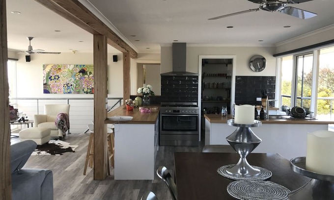 Clifton Springs House | Sunsets on Central Clifton Springs