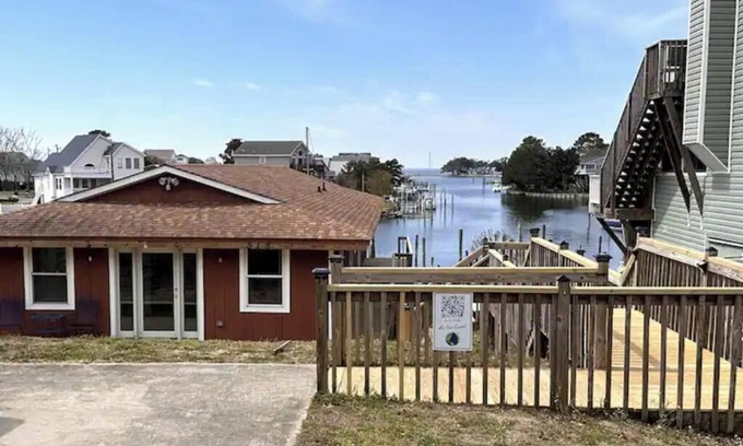 Colington Harbour House | SunsetSanctuary-CanalFront/DogFriendly/Pool&Tennis