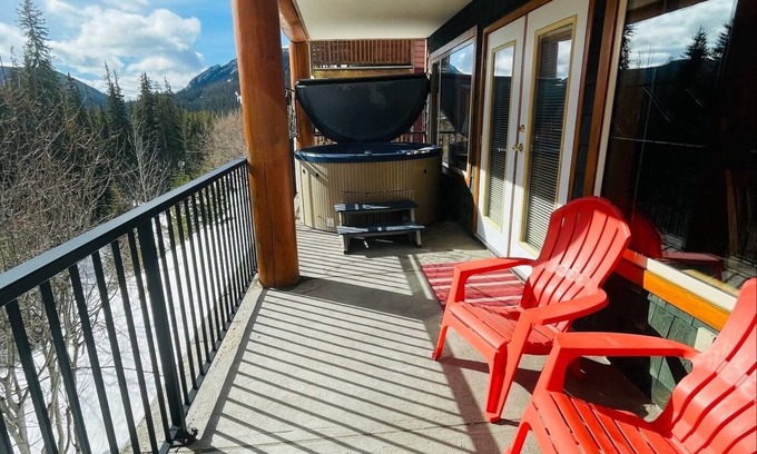 Okanagan-Similkameen Condo | Sunshine Retreat -PRIVATE, tranquil, natural surrounding with deck and hot tub!