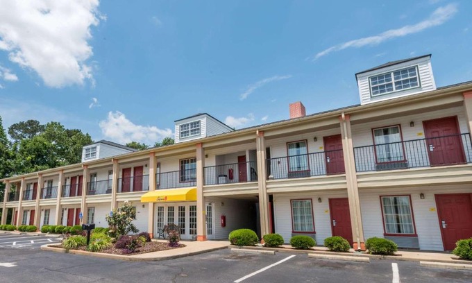 Alexander City Hotel | Super 8 by Wyndham Alexander City