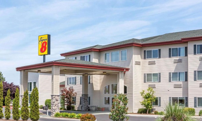 Medford Hotel | Super 8 by Wyndham Central Pt Medford