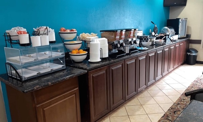 Great Bend Hotel | Super 8 by Wyndham Great Bend