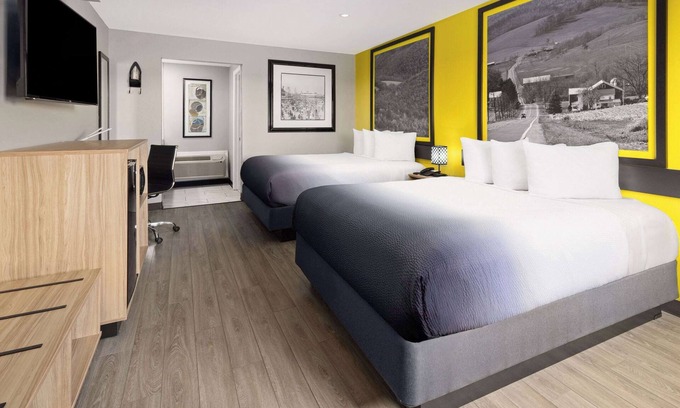 Milnesville Hotel | Super 8 by Wyndham Hazleton