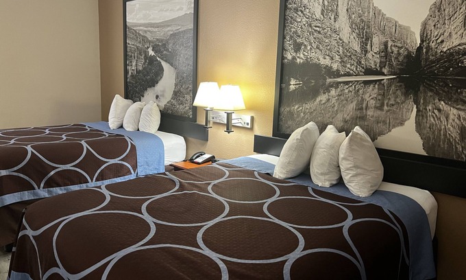 Huntsville Hotel | Super 8 by Wyndham Huntsville