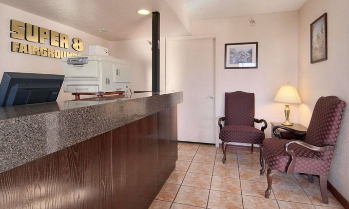 Central Oklahoma City Hotel | Super 8 by Wyndham Oklahoma Fairgrounds