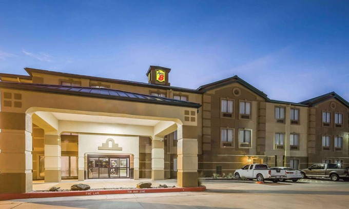 Port Arthur Hotel | Super 8 by Wyndham Port Arthur/Nederland Area