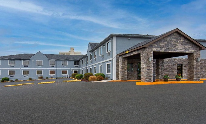 Somerset Hotel | Super 8 by Wyndham Somerset