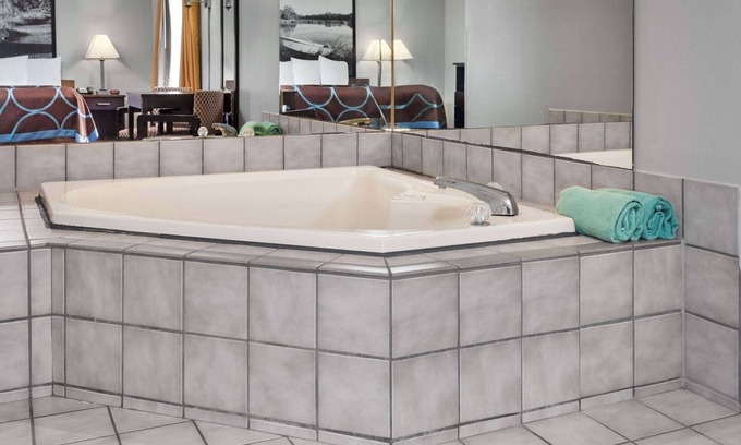 Sun Prairie Hotel | Super 8 by Wyndham Sun Prairie/Madison E