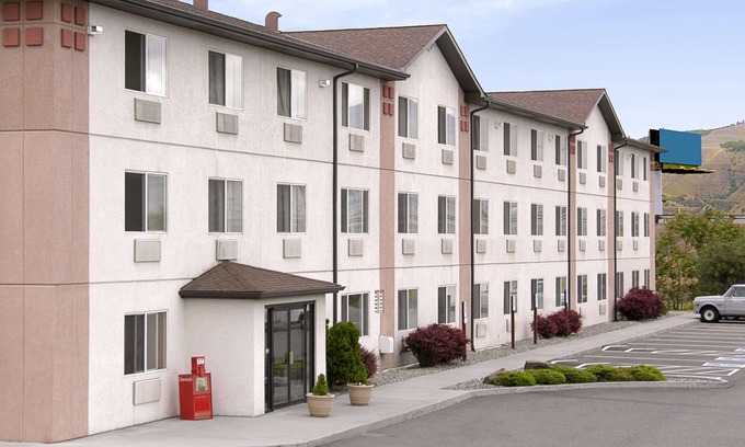 The Dalles Hotel | Super 8 by Wyndham The Dalles OR