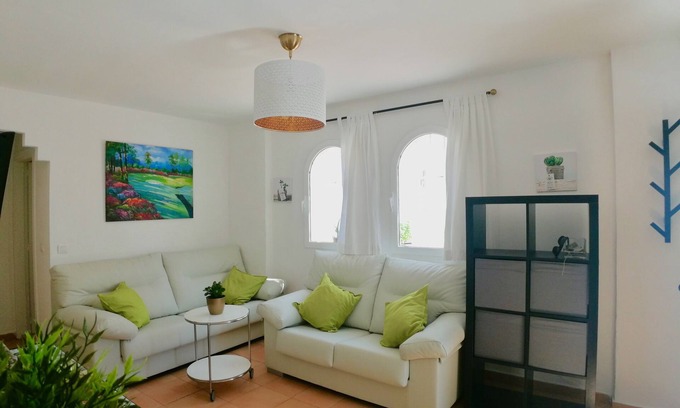 Velilla-Taramay Apartment | SUPER CHOLLO ! Nice and cozy apartment very close to the beach.