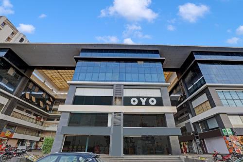 Surat Hotel | Super Hotel O The Green