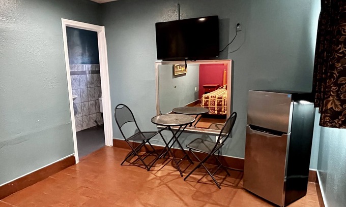 Pomona Hotel | Super Inn