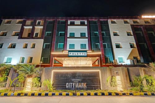 Sector-12A Resort | Super Townhouse OAK Hotel City Mark Gurgaon