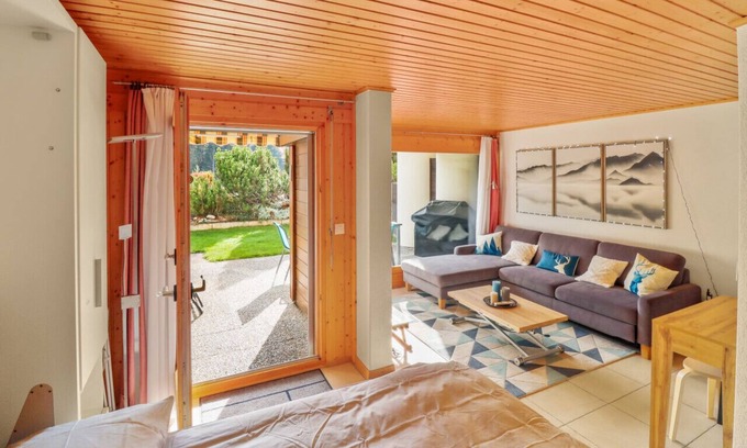 Lens Apartment | Superb apartment with free covered parking