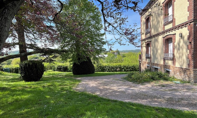 Clecy House | "Superb Maison Bourgeoise" 10 travelers