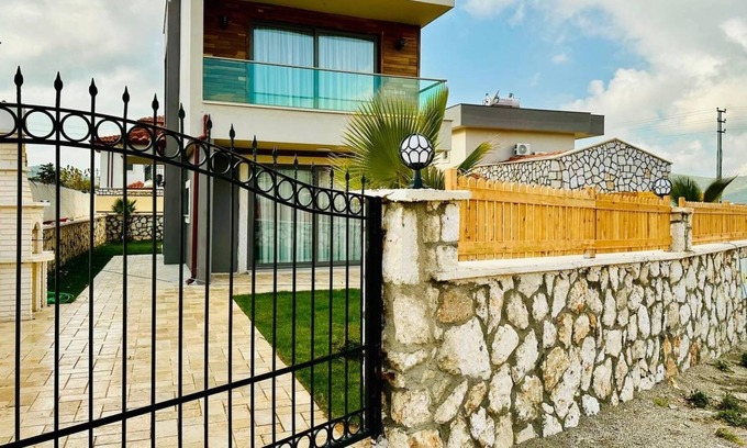 Kas Apartment | Superb Private Villa With Pool and Garden in Kas