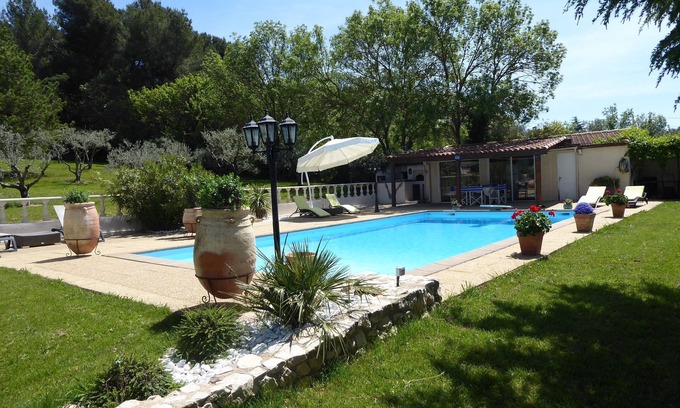 Velaux House | Superb T3 "L'Oliveraie" with terrace - Private pool - In the heart of the pine forest