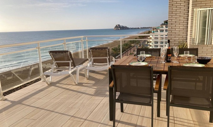 Peniscola Apartment | SUPERB TERRACE OVERLOOKING THE SEA, SWIMMING POOL, PEDESTRIAN PRECINCT AND PARKING LOT