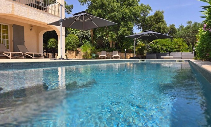 Plage de la Garonnette Villa | SUPERB VILLA (220m2), SEA AND VIEW BETWEEN ST MAXIME AND ISSAMBRES