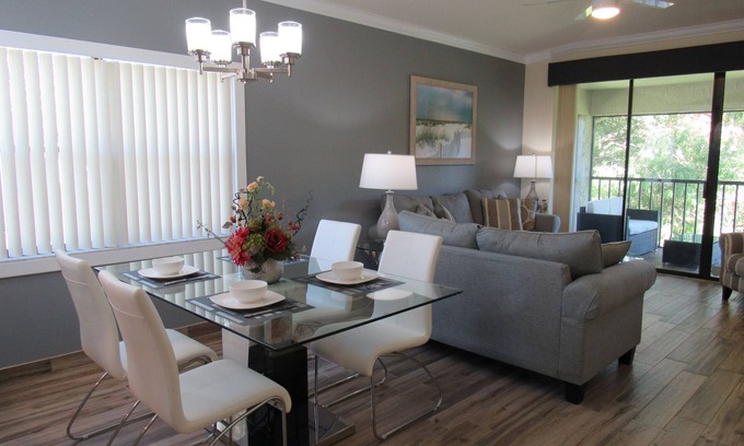 South Bradenton Condo | Superb Waterfront Condo! Pools~Lanai~Free WiFi. By IMG~Beaches~AMI~Restaurants.