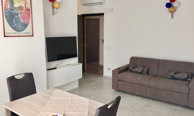 San Bonifacio Condo | Superior apartment with bedroom, bathroom, kitchenette and living room