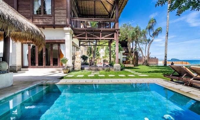 Candi Dasa Apartment | Superior Oceanview Group Stay – 2 Levels, Separate Entrances | The Village of Angels Resort