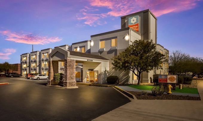 Superstition Springs Hotel | SureStay Plus by Best Western Mesa Superstition Springs