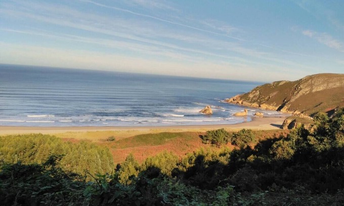 Castrillon Cottage | Surf house, climatic shelter, sustainable architecture.