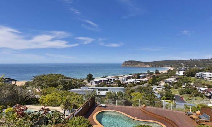 Copacabana House | Surf's Up @ Copa - Pool and Ocean Views