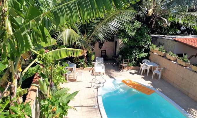 Bairro da Enseada House | - Sute Para Casal Proximo ao mar Esmeralda