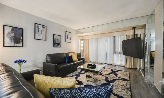 Las Vegas Strip Apartment | SVS: Two Bedroom Center Strip at Jockey Club