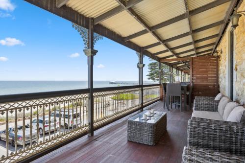 Henley Beach Apartment | Swainson at Del Monte
