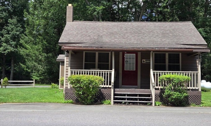 Oakland Cabin | Swallow Falls Cabin 4 - a 3 Bedroom with Fireplace near Swallow Falls State Park
