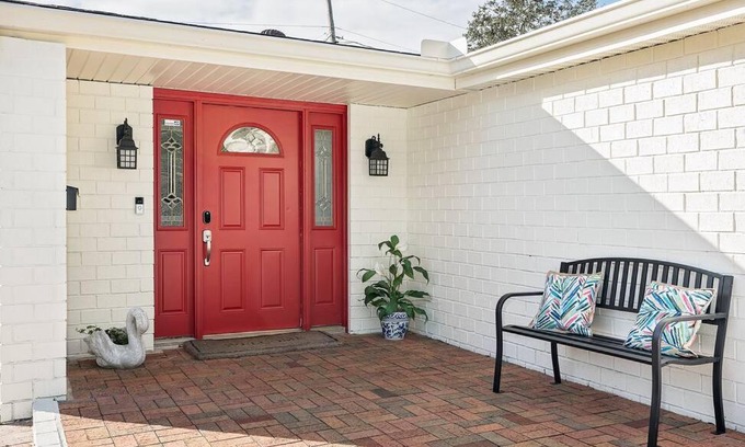 Lakeland Villa | Swan City Oasis, 3 BR 3 BATH