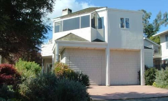 Eastside Santa Cruz House | Sweeping Ocean Views.Steps from Sandy Beaches