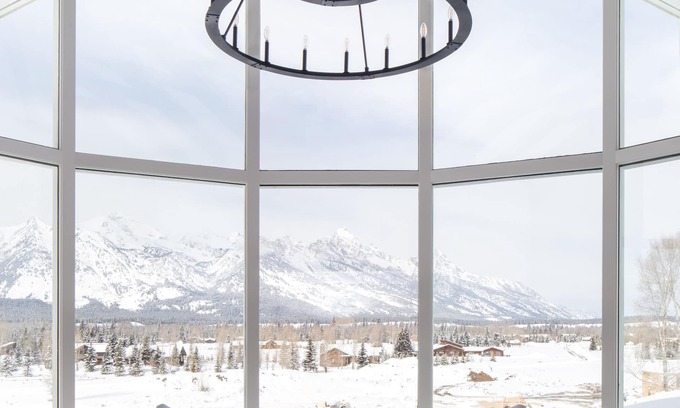 Jackson Hole House | Sweeping Teton views, modern renovation. Minutes from town & National Parks.