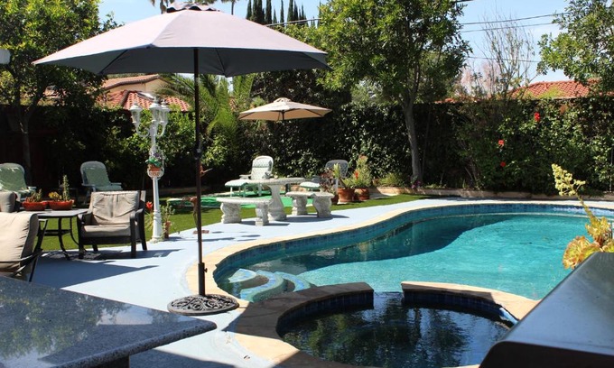 Sherman Oaks Bed & Breakfast | Sweet Dreams B&B LA