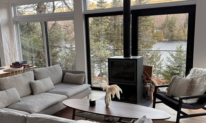St-Adolphe-d'Howard Ski Chalet | Sweet escape by the lake