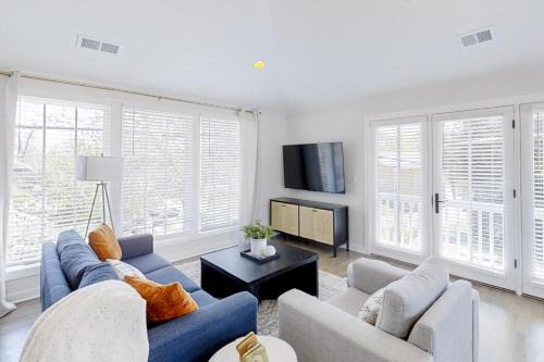 Belmont - Hillsboro Apartment | Sweetbrier Serenity