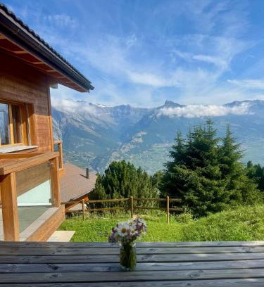 Saint-Pierre-de-Clages Ski Chalet | Swiss Chalet Feniks by Jolidi